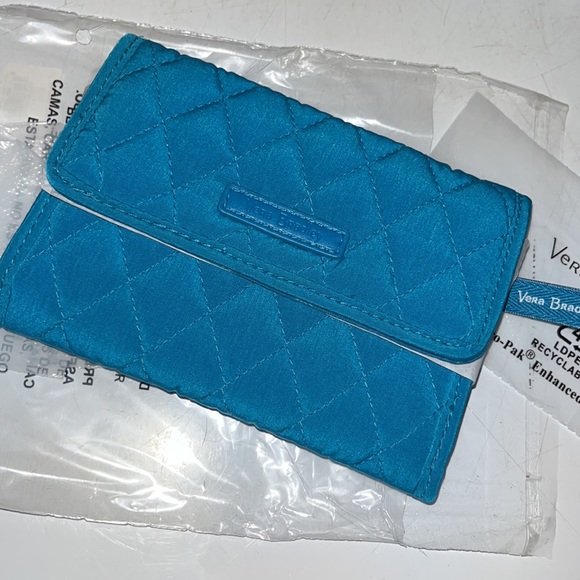 Vera Bradley Bahama Bay wallet-Ships within 24 hours - Picture 4 of 5